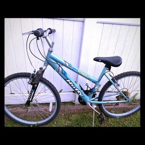Women bike 26”with10 gear great condition like new